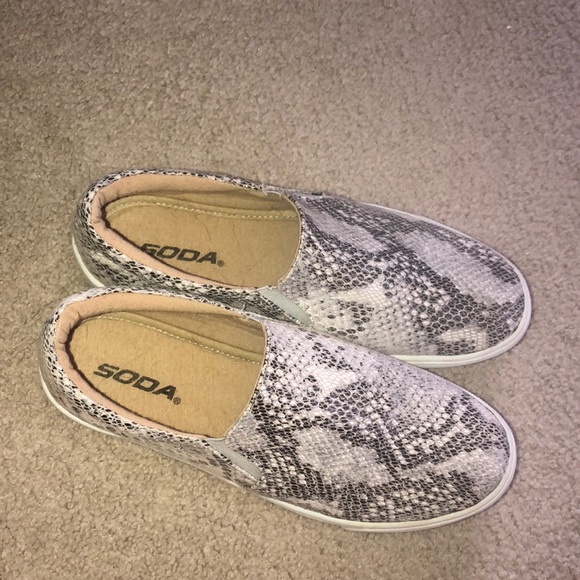 Soda brand snakeskin sneakers - Picture 1 of 2